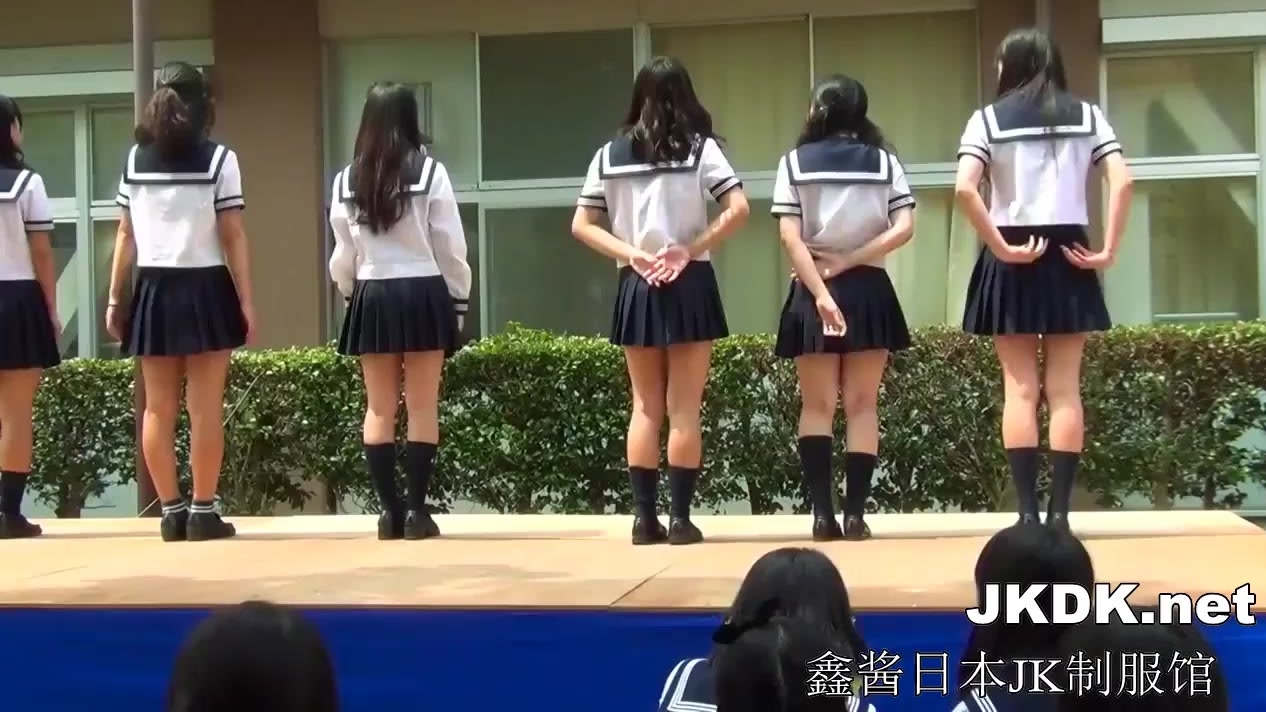 日本高校女生JK舞蹈 大长腿小姐姐街上穿JK制服跳舞