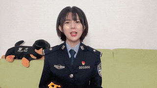 【每日平安526】要査女友开房记录遭拒殴打保安,醉驾被抓假装呼叫支援包围交警