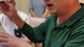 董事长教我们吃肉
