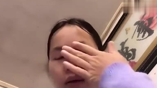 一位因给主播直播PK狂刷礼物,把家产刷光、没钱给孩子交生活费的母亲的忏悔…