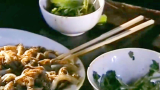 【盘点】影剧中的北京小吃：爷孙俩吃爆肚加香菜，铜锅涮羊肉真香！