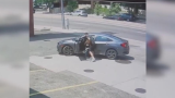 美国：一小偷偷走格斗选手的车，还没离开就被抓住丢出车外