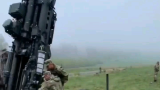 网传这三段乌军使用M777榴弹炮在顿巴斯地区作战，是在德国训练场拍摄的，目的就是骗傻瓜参加炮灰军团