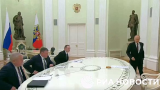 3月18日，俄总统普京会见另外三个总统候选人，表示必须在议会积极开展合作