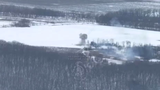 2月20日，动员的俄军士兵使用反坦克导弹在4.5公里外摧毁一辆乌军坦克