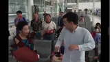 上海小伙火车站等车还要被骂,看彪悍东北大妈现场发飙。