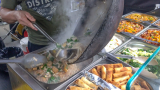 【伦敦街头美食】 - 皇家维多利亚码头的泰式面条，混蛋鸡，希腊串烧等等