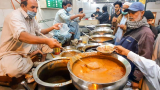 巴基斯坦都有啥小吃？这方法跟印度太像了，为啥他们都爱吃这个？