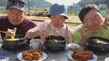 中字:韩国兴森一家人,妈妈做炖牛排汤,配泡菜,吃的那叫一个香