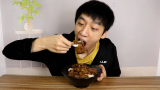 小伙自制超好吃的“牛肉丼饭”一口锅就能做，也太简单了！