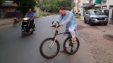 令人惊讶的印度自行车发明家！印度制造【龙腾网字幕组】